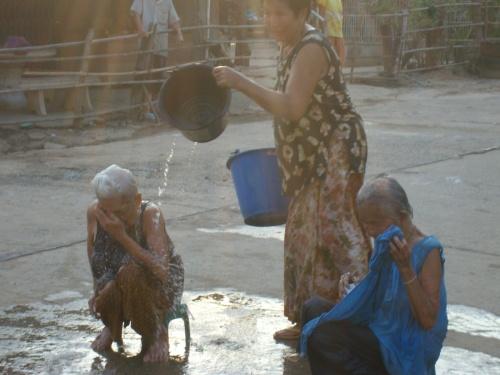 SONGKRAM,l'adieu aux armes...