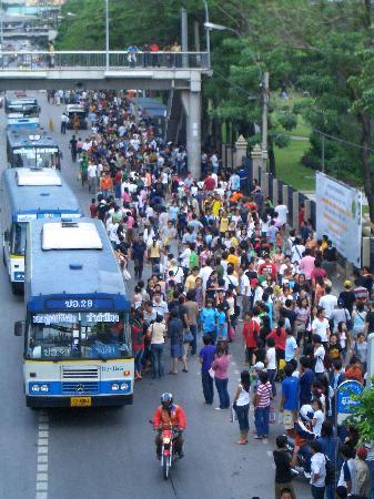 BANGKOK,un dernier tour de marché avant l'ISAN..