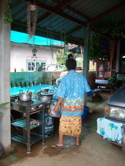 L'apéro c'est bien,mais qu'est c'qu'on mange à la fin?(le KHAO Phensa)