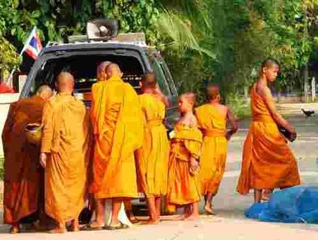 Devenir bonze en Thaïlande ! Une crise des vocations ?