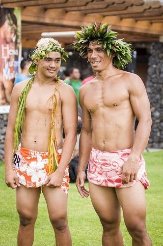 Les porteurs de fruits, sport traditionnel tahitien participant_porteur_fruit
