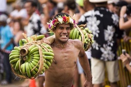 Les porteurs de fruits, sport traditionnel tahitien participant_porteur_fruit3