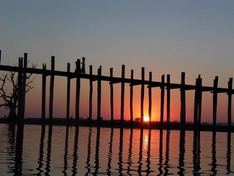 Myanmar : le plus long pont de teck du monde