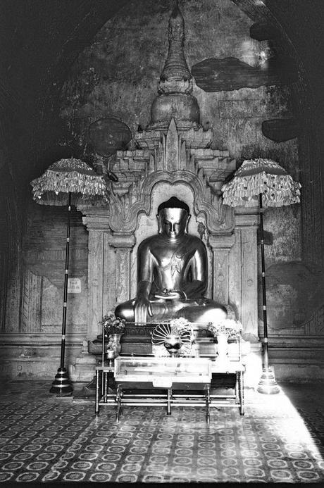 Bagan - Bouddha assis
