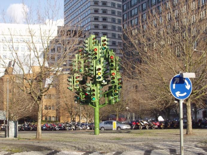 londres-insolite-traffic-light-tree-03