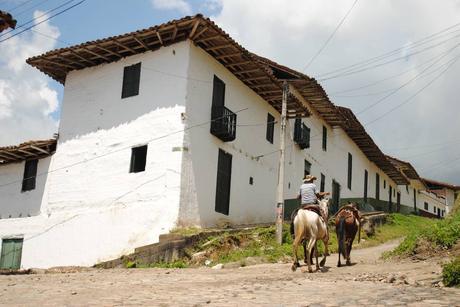 Colombie - San Agustin - homme a cheval