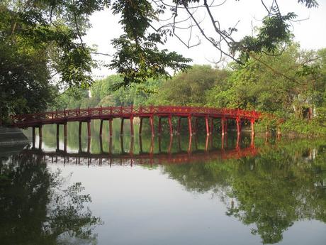 pont le lac Hoan Kiêm