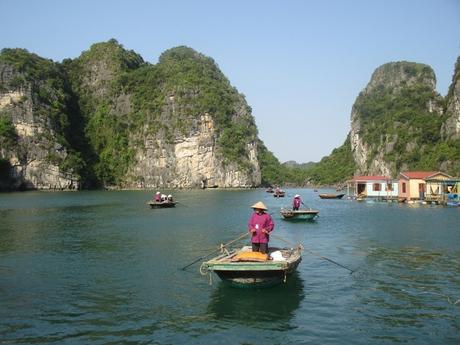 village pêcheurs Baie Halong