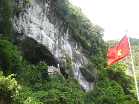 grotte de la surprise halong bay