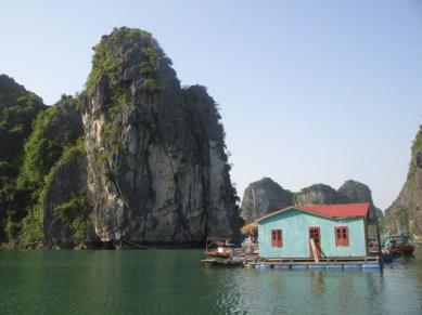 village pêcheurs Baie Halong