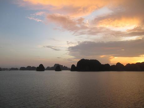 coucher de soleil Halong Bay