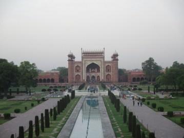 Canal central du Taj Mahal