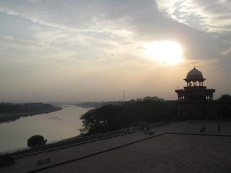 Vue sur la rivière Yamuna Taj Mahal