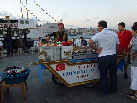 Turquie - jour 23 - Balades poétiques et visages stambouliotes - 174 - Eminönü