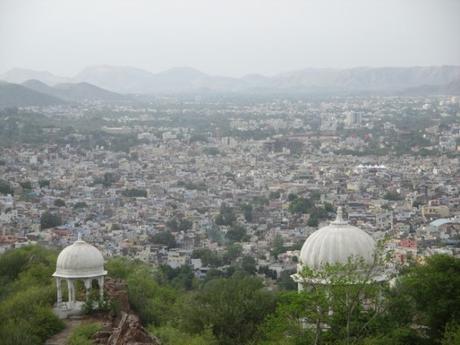 vue sur la ville moderne Udaipur