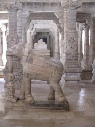 sculpture temple Ranakpur