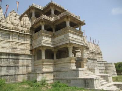 entrée temple principal Ranakpur