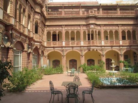 cour Palais Bhanwar Niwas