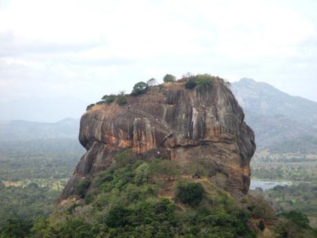 vue sur Rocher du Lion depuis Pidurangala