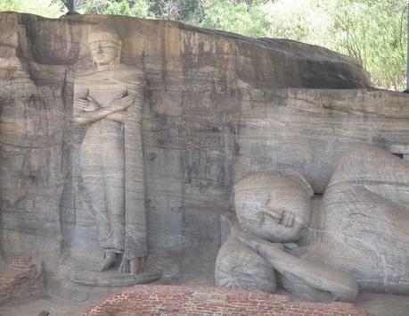 troisième et quatrième Bouddha Gal Vihara Polonnaruwa