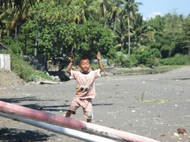 enfant plage Lombok