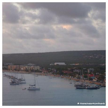 Plongez avec moi dans le sanctuaire marin de l’île de Bonaire… Fin de journée à Bonaire - 2011