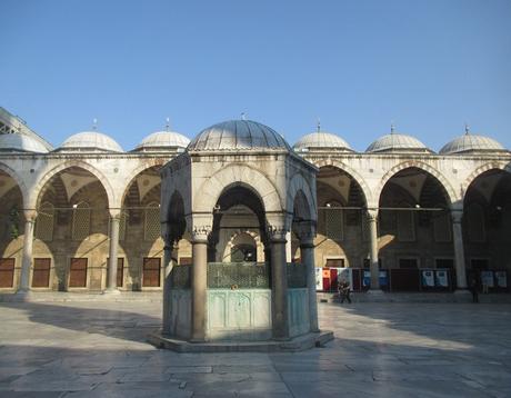 cour de la mosquée bleue Istanbul