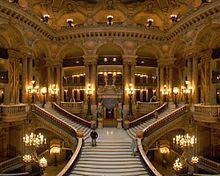 220px-Opera_Garnier_Grand_Escalier