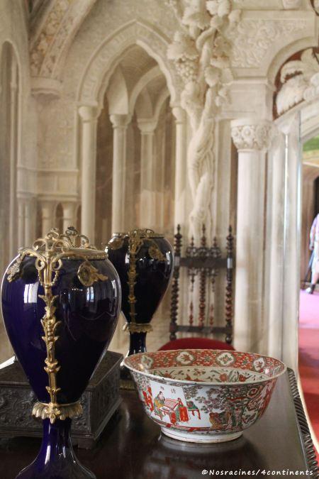 Objets décoratifs de l'Orient et fresques en trompe-l'œil de la salle arabe, Palais de Pena