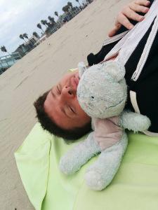 sur la plage de Venice beach, Maxime et Nounou Bleu