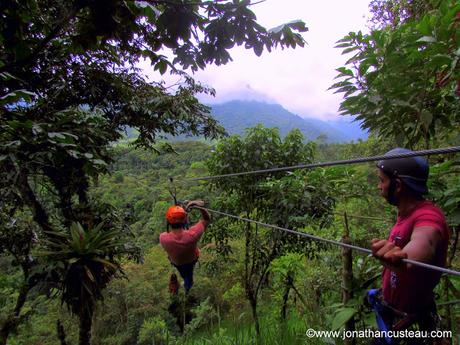 La route pour Quito avant de découvrir Mindo