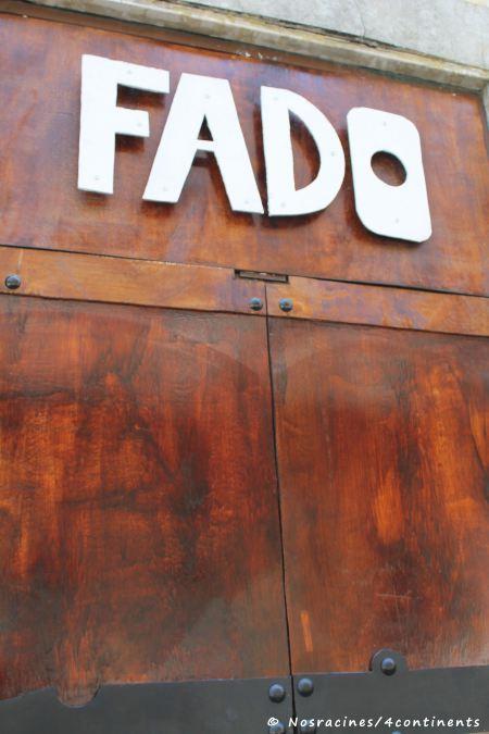 La porte close d'un club de fado, dans le quartier Bairro-Alto