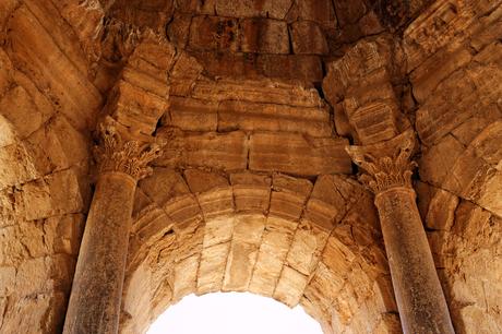 Intérieur du mausolée de Nebi Uri