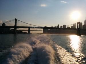 sur le bateau, s'éloignant de New York