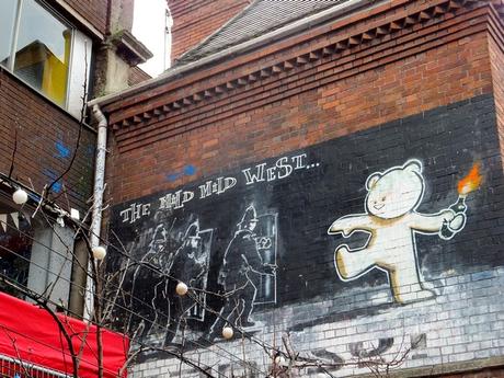 bristol tour street art stokes croft banksy