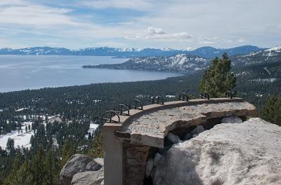 Le lac Tahoe l'hiver