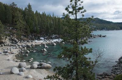 Le lac Tahoe l'hiver