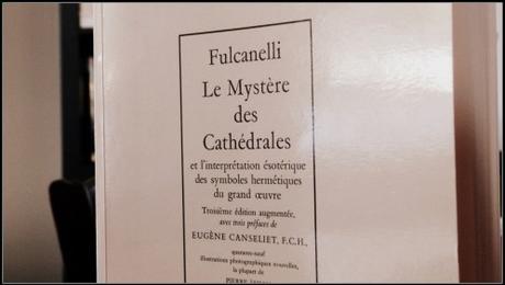 Février 2016 en livres : Savane, Alchimistes, Moyen-Âge, Épouvante & Requin !