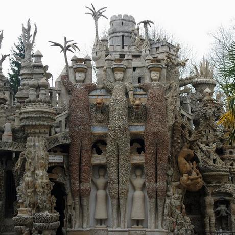 drôme hauterives palais idéal facteur cheval façade est trois géants