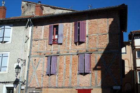 cahors vieille ville place rousseau