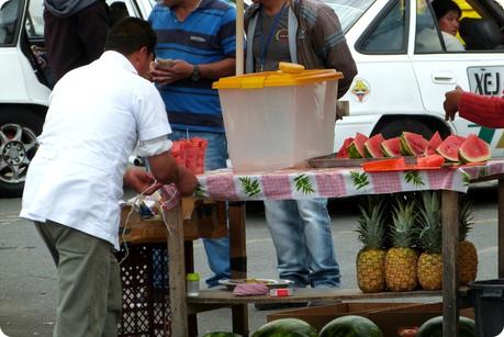 vendeur de fruits à la frontière Equateur - Colombie