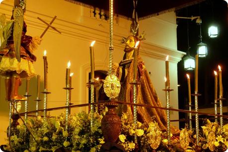 paso du mardi saint durant le défilé de la Semana Santa de Popayán