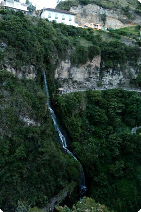 cascade au Santuario de las Lajas de Ipiales