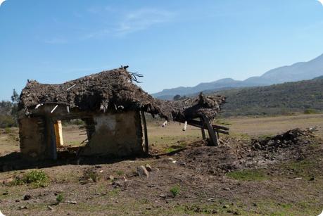 maison abandonnée sur le chemin vers le désert de la tatacoita de Nemocón