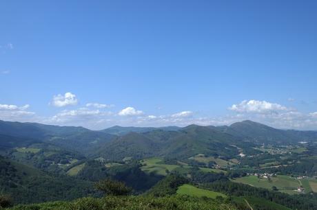 pays basque ainhoa randonnée facile pyrénées panoramique la rhune