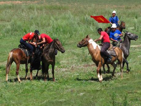 Pourquoi il faut (absolument) aller se perdre au Kirghizstan? Pourquoi il faut (absolument) aller se perdre au Kirghizstan?