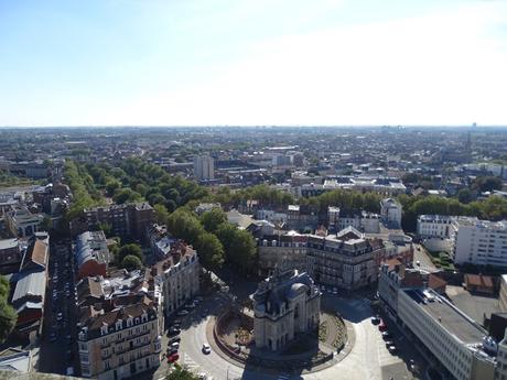 #EnFranceAussi prend de la hauteur, et s'offre une vue panoramique de Lille sous le soleil