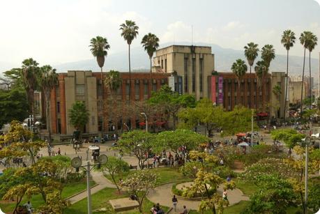 plaza Botero et Museo de Antioquia vus depuis le Palacio de la Cultura de Medellín