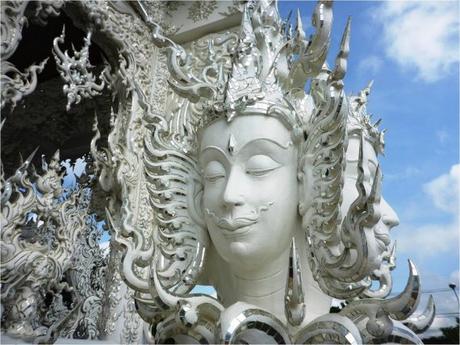 chiang-rai-le-temple-blanc-sculpture