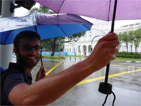 singapour-devant-le-musee-national-parapluies